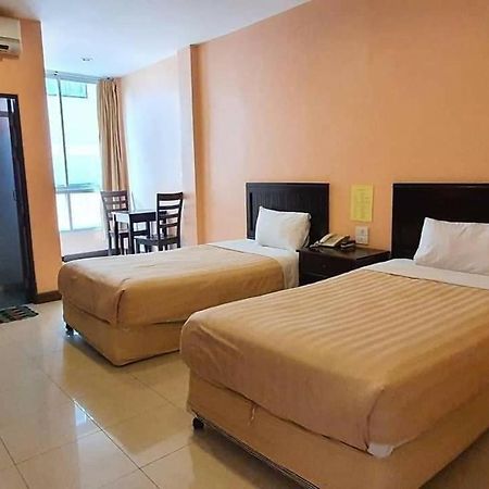 The Victory Hotel Ban Muang Daeng Exterior photo