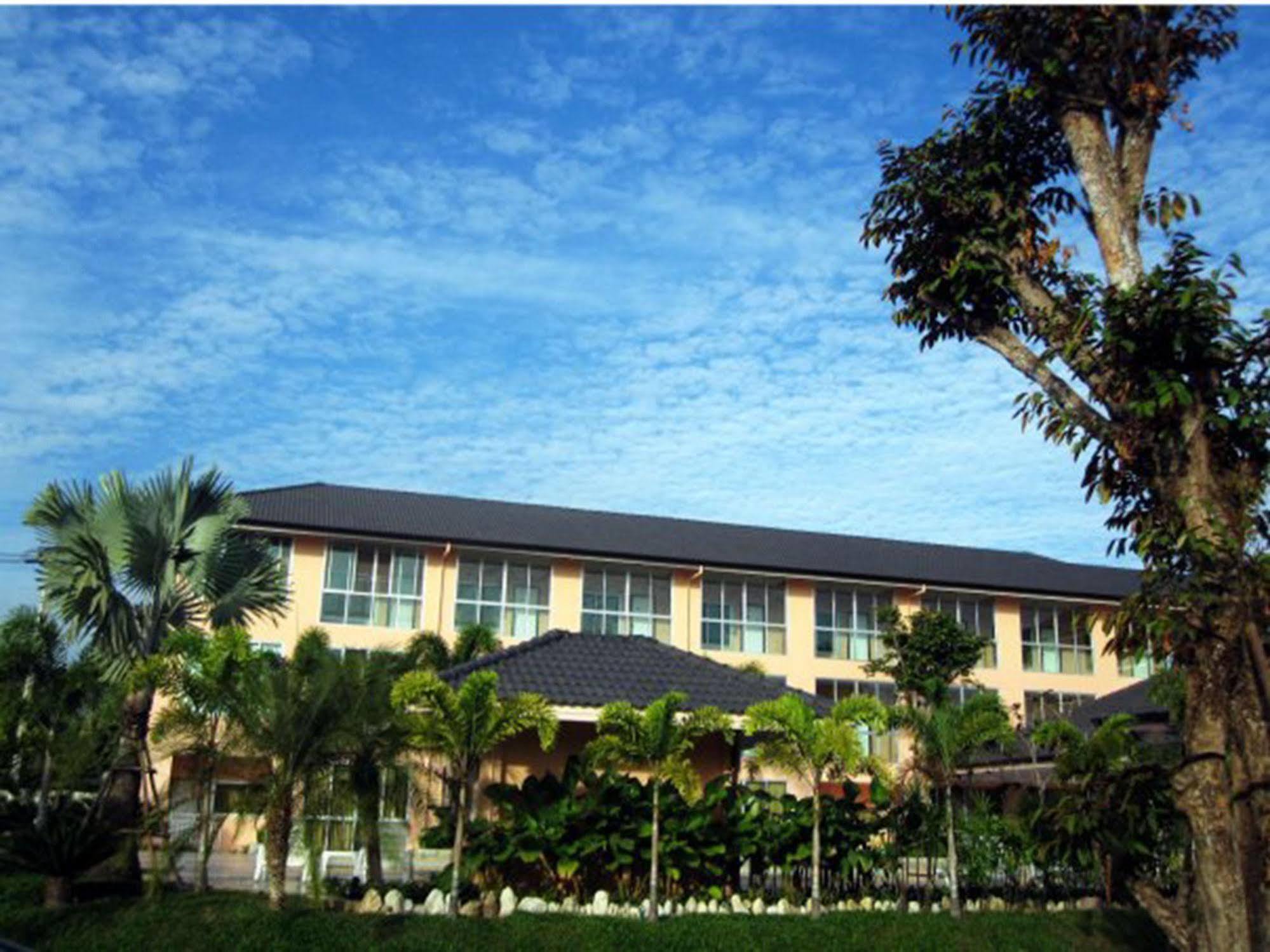 The Victory Hotel Ban Muang Daeng Exterior photo