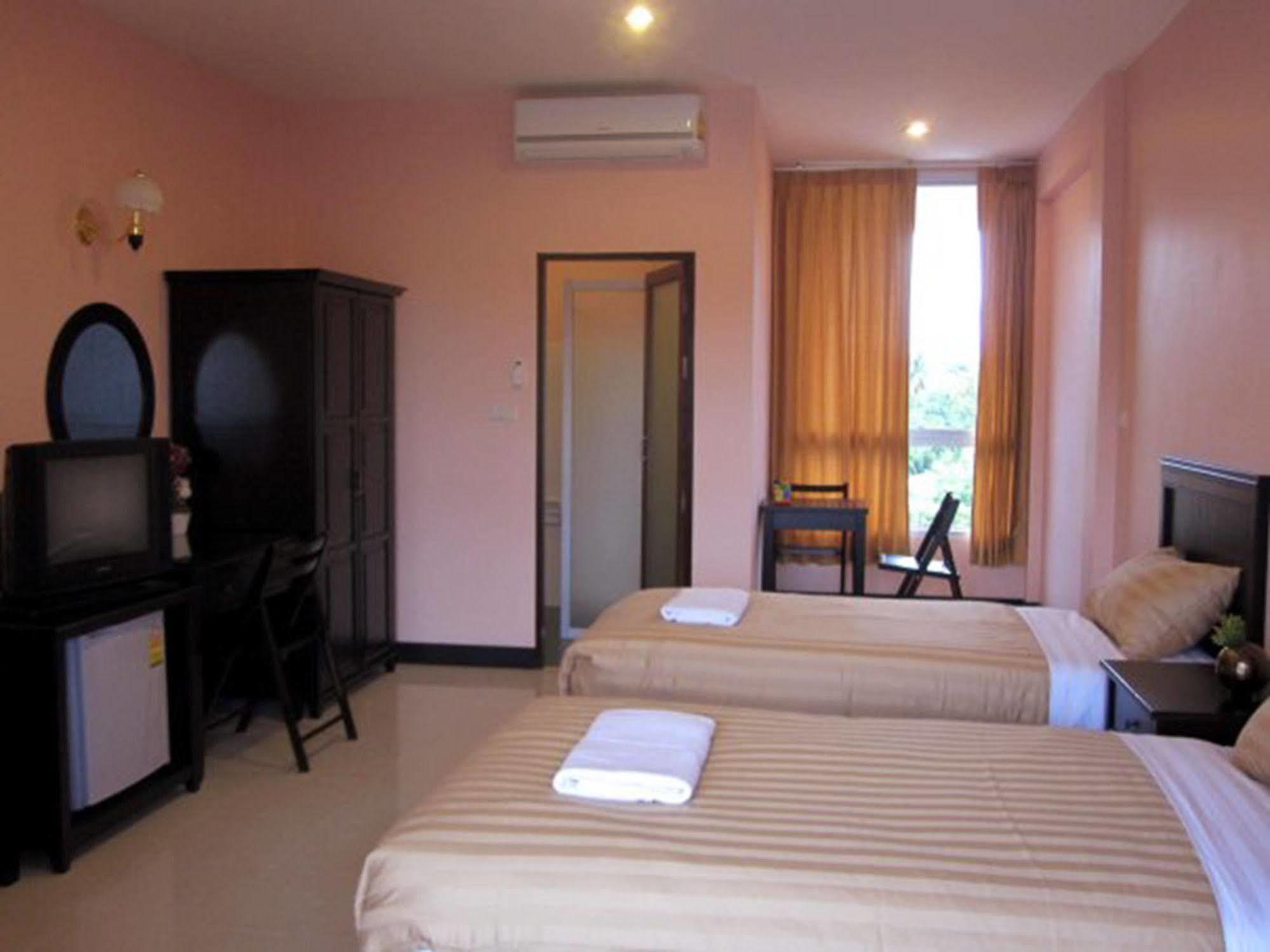 The Victory Hotel Ban Muang Daeng Exterior photo